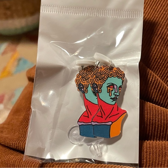 🖼️ Colourful Modern Art Spoof Dangler Earrings Crying Statue 🖼️ - Picture 3 of 4